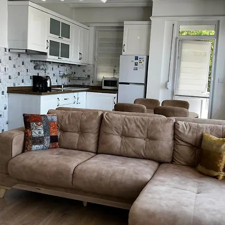 Cozy Vacation Flat 2 Min To In דירה